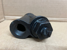 Load image into Gallery viewer, 3/4&quot; KECKLEY STYLE B7 CLASS 250 NPT CAST IRON BODY Y-STAINERS