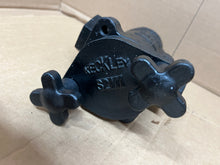 Load image into Gallery viewer, 1&quot; KECKLEY STYLE KT7 CLASS 125 NPT CAST IRON BODY BASKET STRAINERS, WITH KNOB TYPE COVER